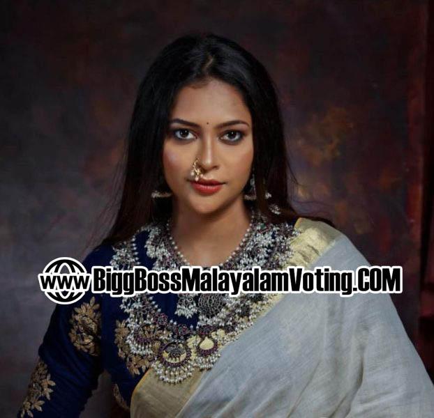 Sobha Viswanath | Bigg Boss Malayalam Season 5 Contestant